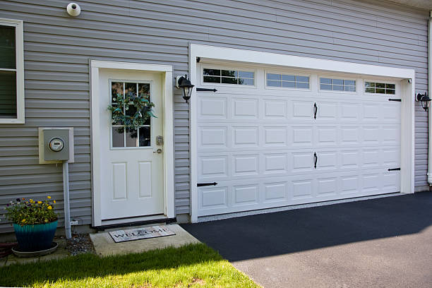 24/7 Emergency Garage Door Panel Replacement experts in Pecan Grove, TX